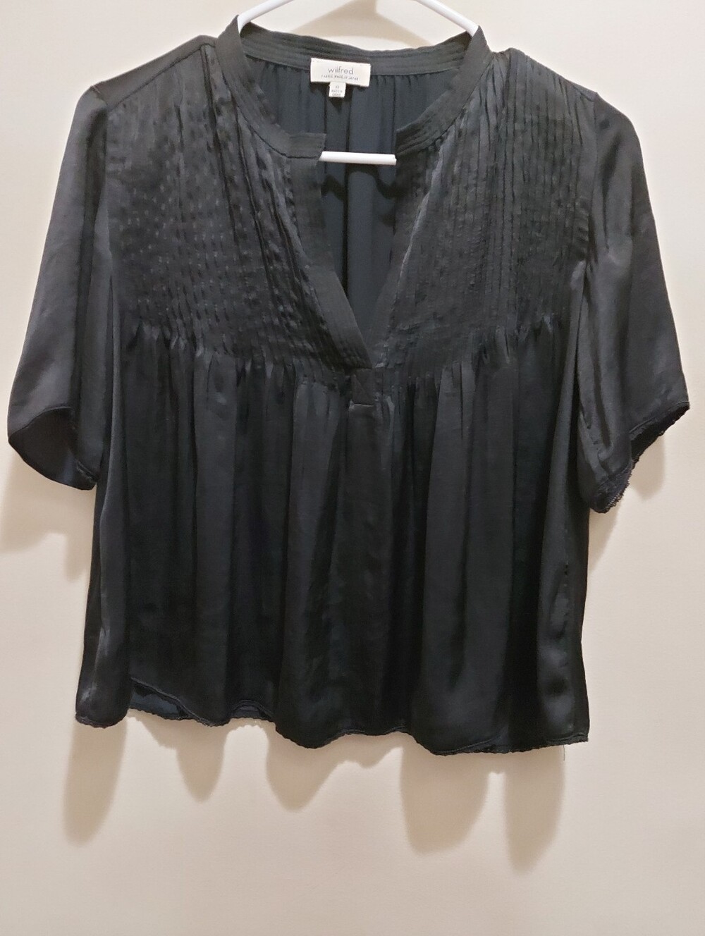 Wilfred Black Pintuck Split V-Neck Blouse